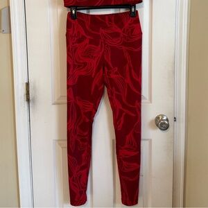 Zella Women’s Crimson Floral Leggings